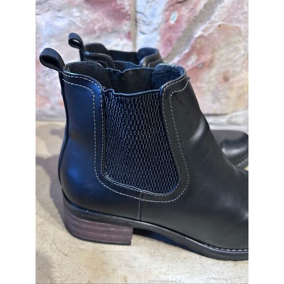 Eastland Women’s Jasmine Chelsea Ankle Black Boots Size 8.5M - Picture 3 of 9
